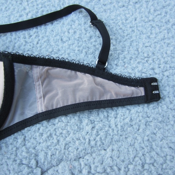 Victoria's Secret Bra Size 32D Green Nude Lace Dream Angels Lined Demi Underwire - Picture 9 of 13